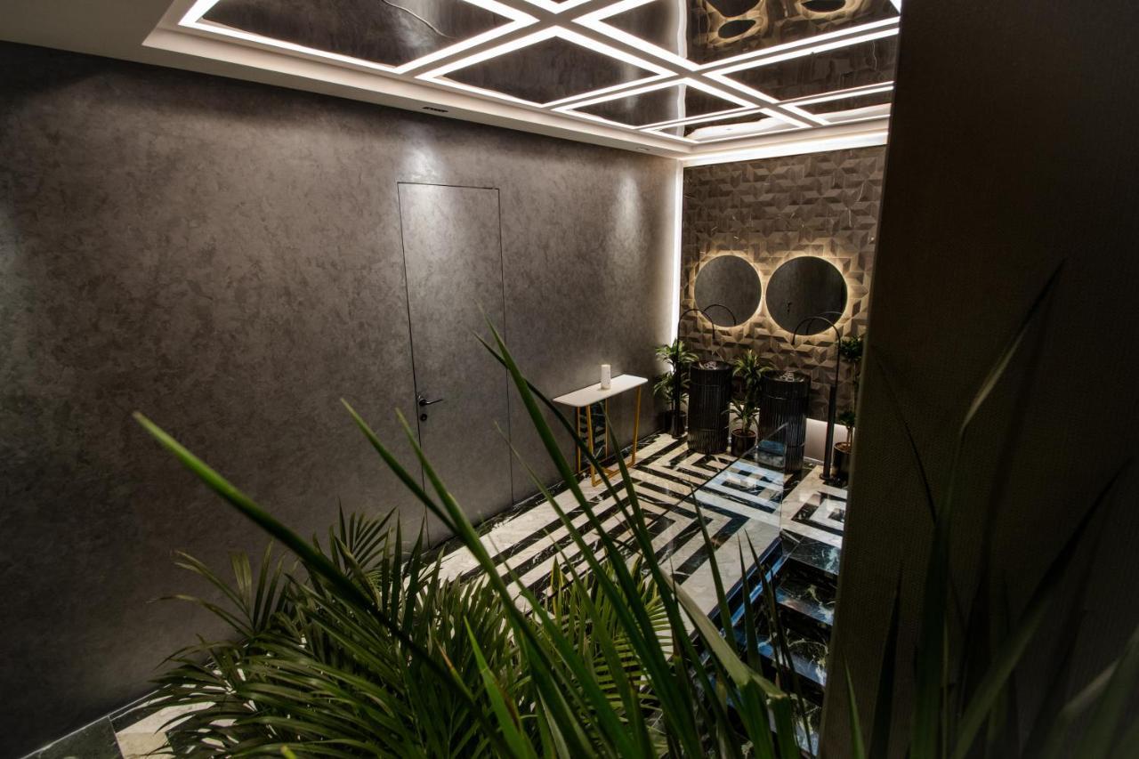 The Crown Boutique Hotel & Spa Tirana Bagian luar foto