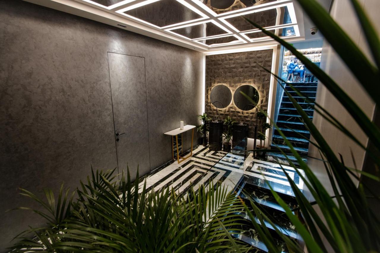 The Crown Boutique Hotel & Spa Tirana Bagian luar foto