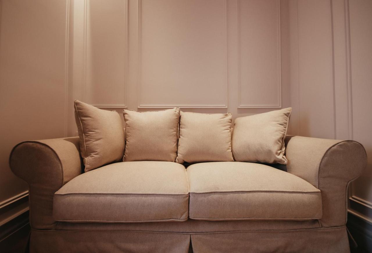 The Crown Boutique Hotel & Spa Tirana Bagian luar foto